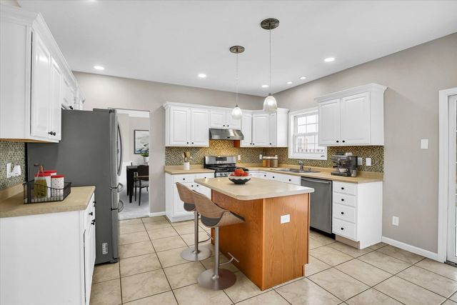 2502 STRICKER Lane, Urbana, IL 61802