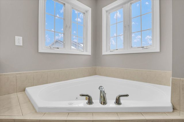 2502 STRICKER Lane, Urbana, IL 61802