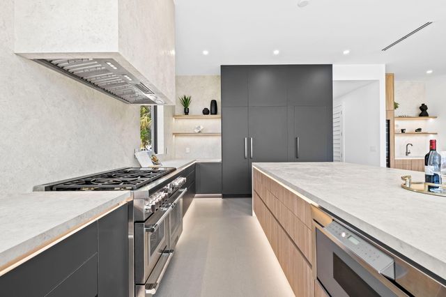 2625 NE 29th Court, Fort Lauderdale, FL 33306