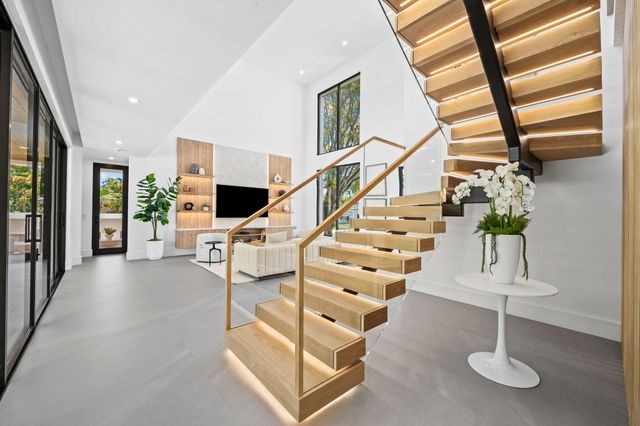 2625 NE 29th Court, Fort Lauderdale, FL 33306