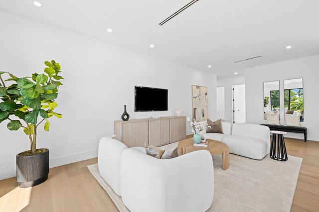 2625 NE 29th Court, Fort Lauderdale, FL 33306