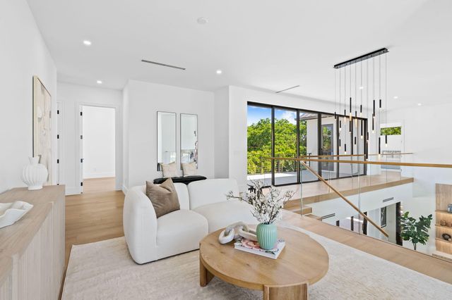 2625 NE 29th Court, Fort Lauderdale, FL 33306