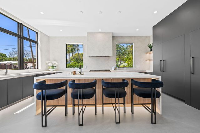 2625 NE 29th Court, Fort Lauderdale, FL 33306