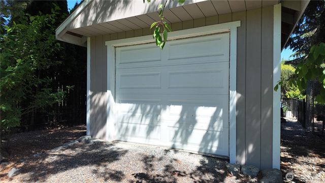 12270 Maple Crest Drive, Burlington, WA 98233