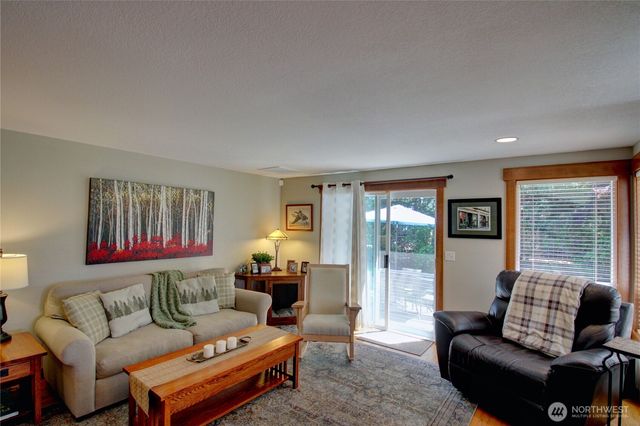 12270 Maple Crest Drive, Burlington, WA 98233