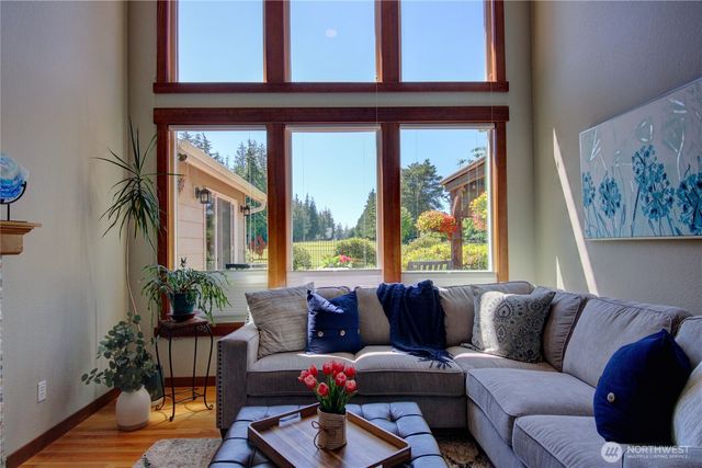 12270 Maple Crest Drive, Burlington, WA 98233