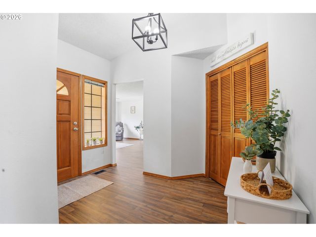 661 K St, Washougal, WA 98671