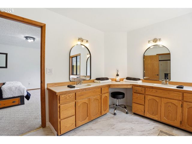 661 K St, Washougal, WA 98671