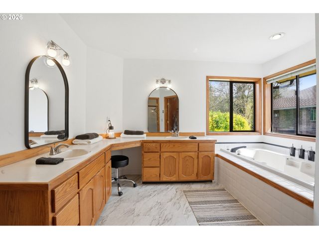 661 K St, Washougal, WA 98671