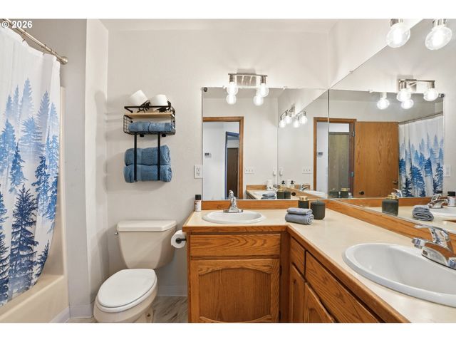 661 K St, Washougal, WA 98671