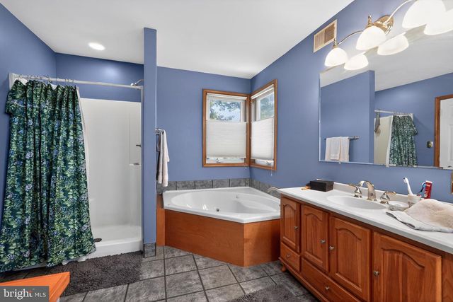 1525 COLLEGE AVE, Collegeville, PA 19426
