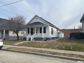 314 N CLAY Street, Taylorville, IL 62568