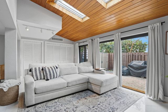 7136 SW 105th Court 7136, Miami, FL 33173