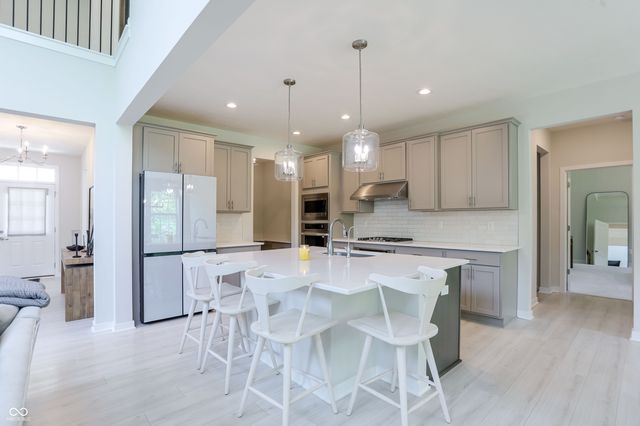 15573 Woodford Drive, Westfield, IN 46074