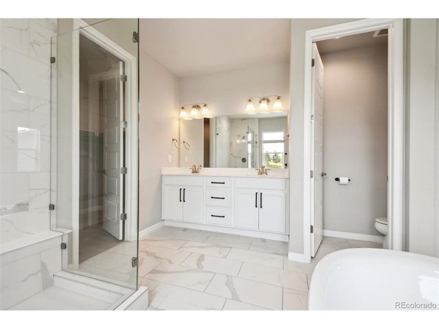 248 Hampshire Ln, Castle Pines, CO 80108
