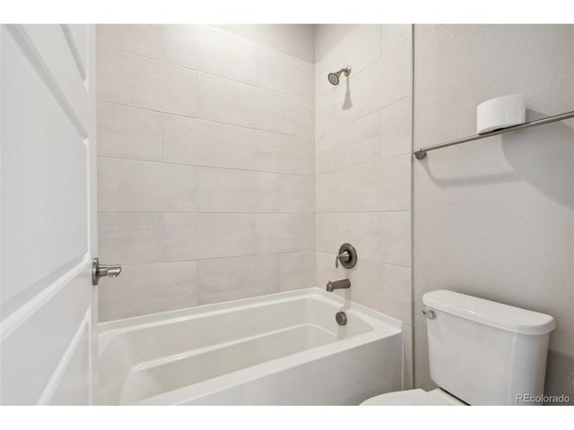 248 Hampshire Ln, Castle Pines, CO 80108