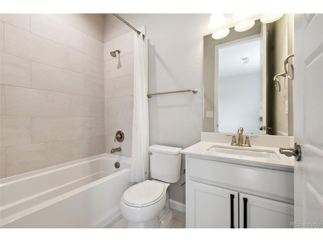 248 Hampshire Ln, Castle Pines, CO 80108