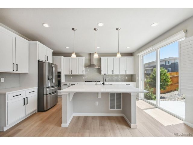 248 Hampshire Ln, Castle Pines, CO 80108