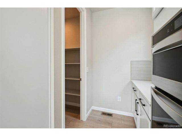 248 Hampshire Ln, Castle Pines, CO 80108