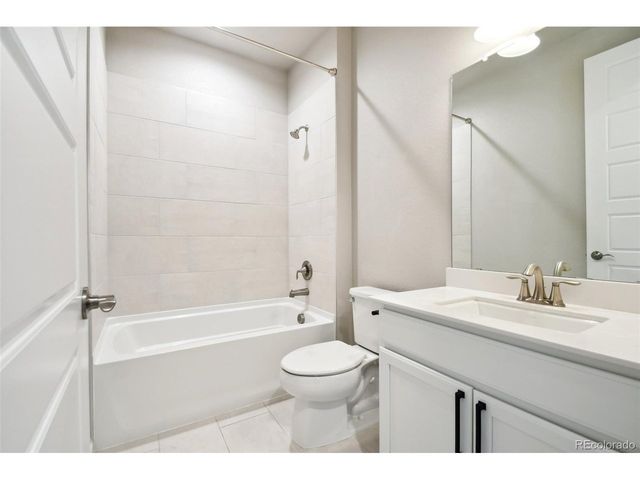 248 Hampshire Ln, Castle Pines, CO 80108