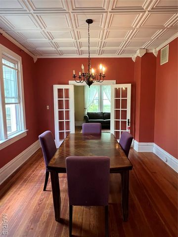 209 E Eldon Street, St James, MO 65559