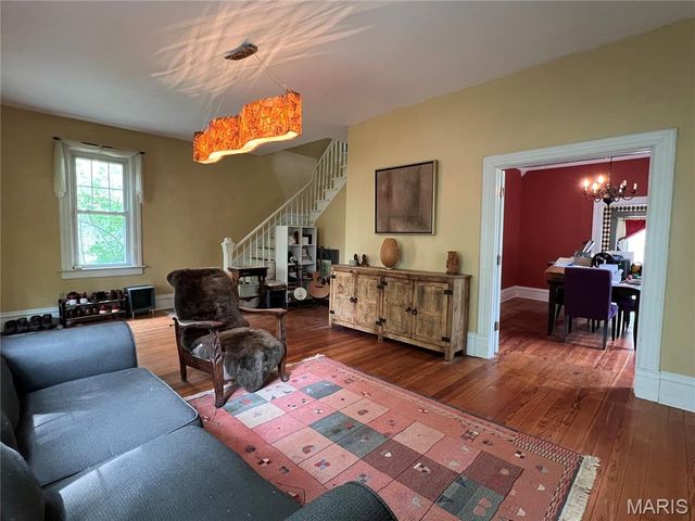 209 E Eldon Street, St James, MO 65559