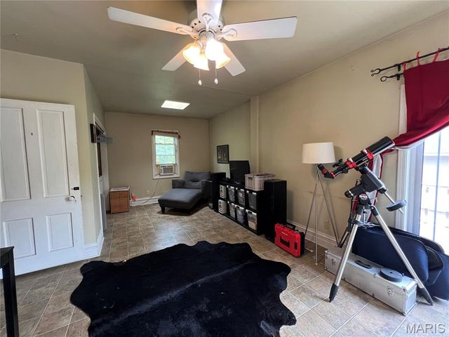 209 E Eldon Street, St James, MO 65559