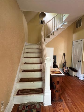 209 E Eldon Street, St James, MO 65559