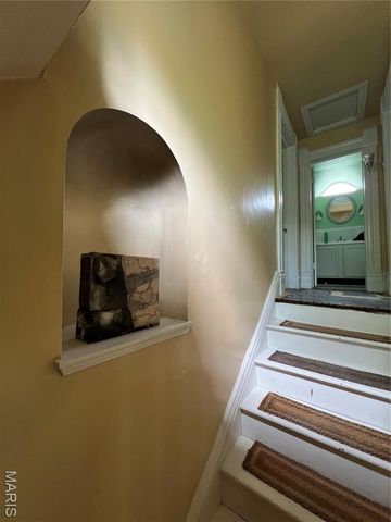 209 E Eldon Street, St James, MO 65559