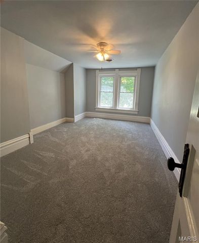 209 E Eldon Street, St James, MO 65559