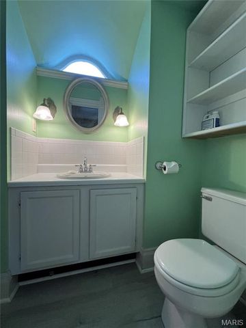 209 E Eldon Street, St James, MO 65559