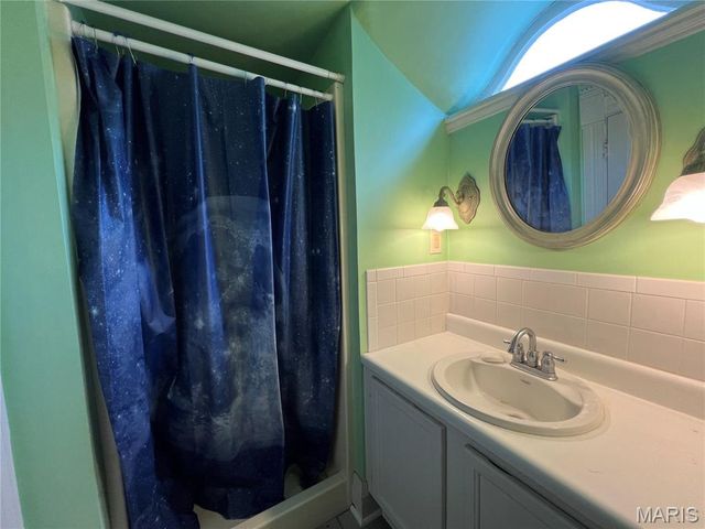 209 E Eldon Street, St James, MO 65559