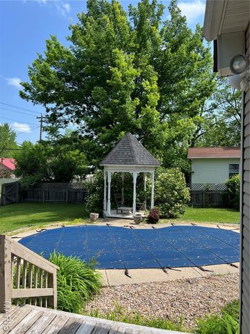 209 E Eldon Street, St James, MO 65559