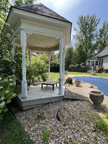 209 E Eldon Street, St James, MO 65559