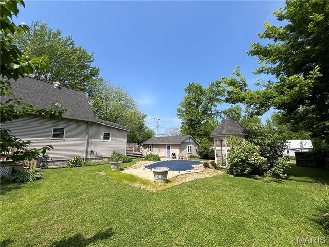 209 E Eldon Street, St James, MO 65559
