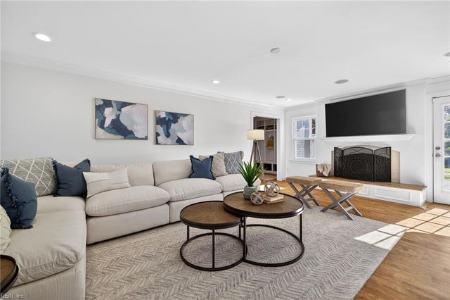 1005 Ditchley RD, Virginia Beach, VA 23451