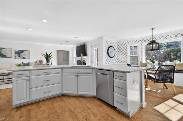 1005 Ditchley RD, Virginia Beach, VA 23451