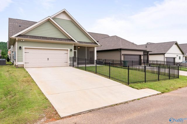 1604 Nordic Street NE, Huntsville, AL 35811