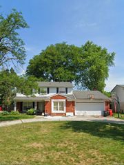 17150 Hilton Street, Southfield, MI 48075