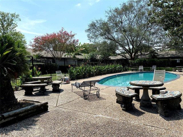 1529 Wirt Road 30, Houston, TX 77055