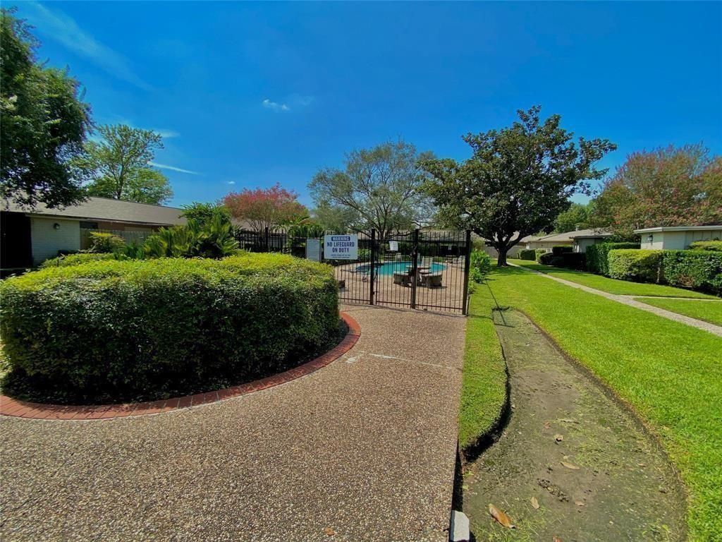 1529 Wirt Road 30, Houston, TX 77055