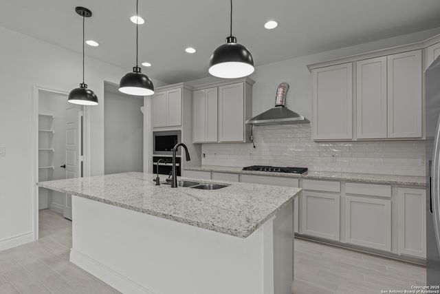 4044 Paddock Trail, Seguin, TX 78155