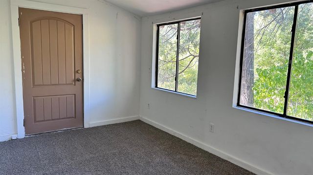 10210 E. Murray Creek Rd., Mountain Ranch, CA 95246