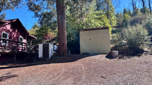 10210 E. Murray Creek Rd., Mountain Ranch, CA 95246