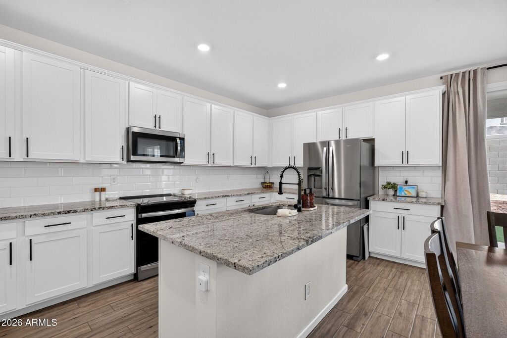 17474 W VIA DE LUNA Drive, Surprise, AZ 85387 — photo 2