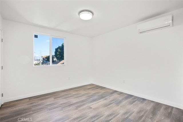 11560 Archwood Street, North Hollywood, CA 91606