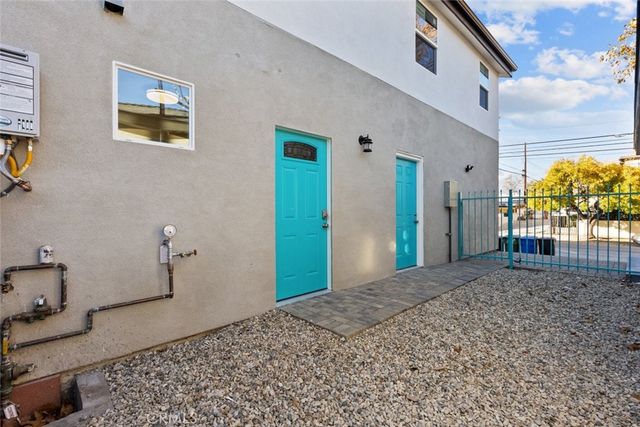 11560 Archwood Street, North Hollywood, CA 91606