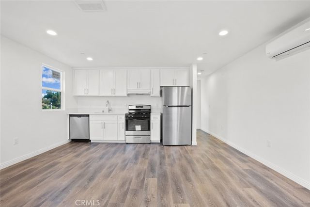 11560 Archwood Street, North Hollywood, CA 91606