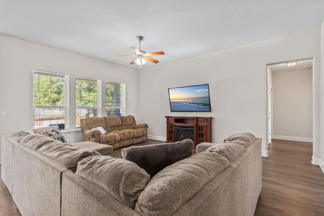 8310 Verano Street, Navarre, FL 32566