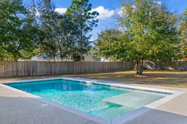 8310 Verano Street, Navarre, FL 32566